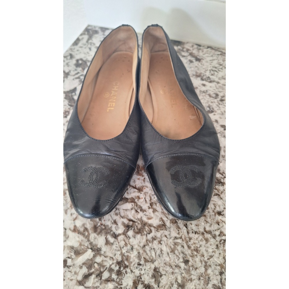 Chanel Lambskin Patent Leather Black Ballet Flats Size 42 CC Cap Toe Flats